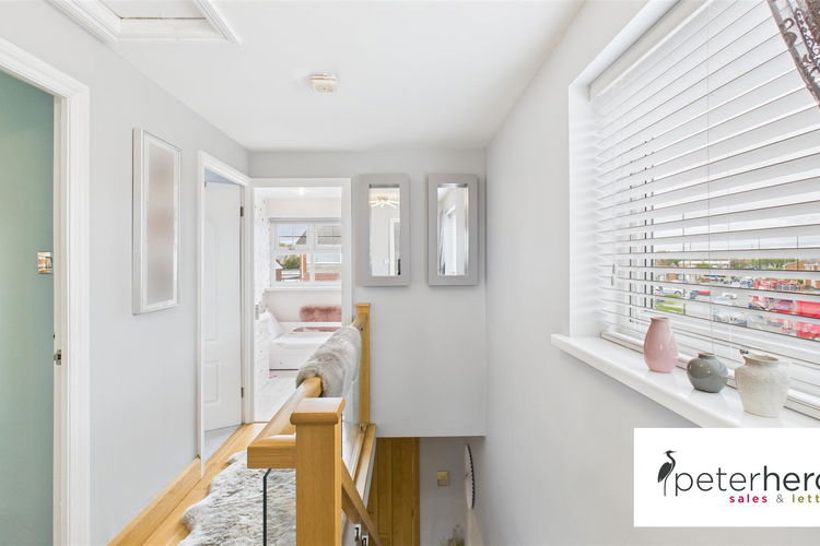 First Floor Landing - Picture 23 of 31