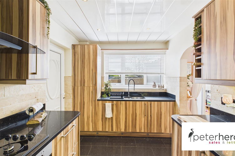 Kitchen - Picture 8 of 31