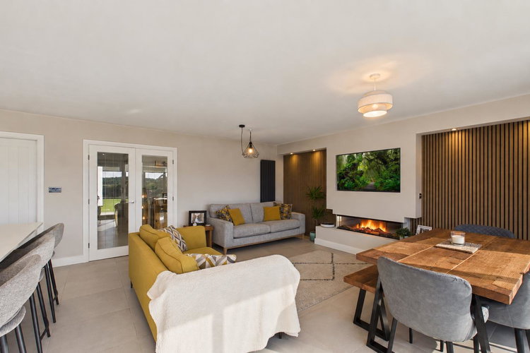 Living/Dining Area - Picture 9 of 43