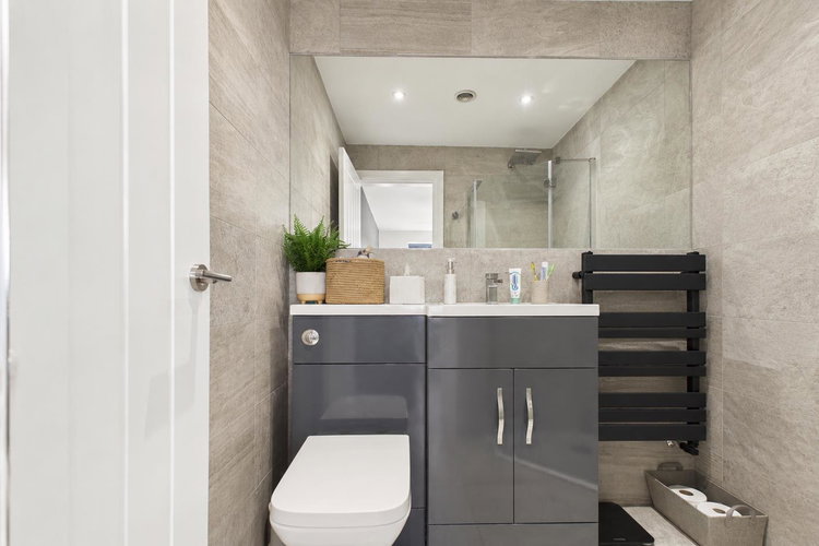En-Suite Shower Room - Picture 21 of 43