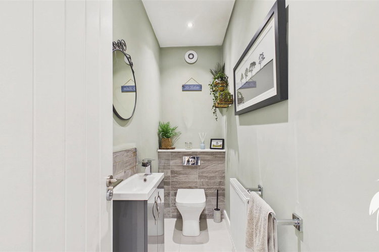 Cloakroom/WC - Picture 14 of 43
