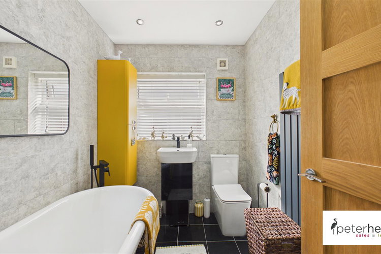 Bathroom - Picture 18 of 23