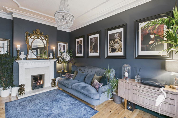 Lounge - Picture 2 of 46