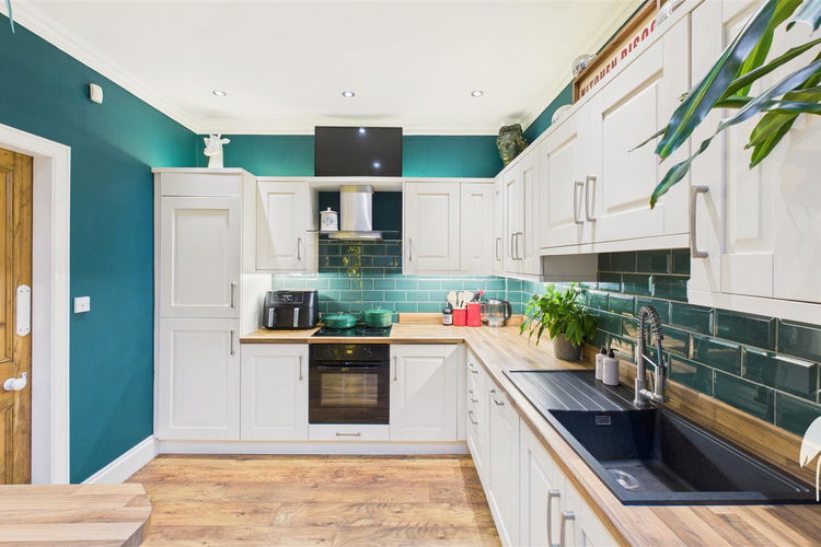 Kitchen - Picture 16 of 46