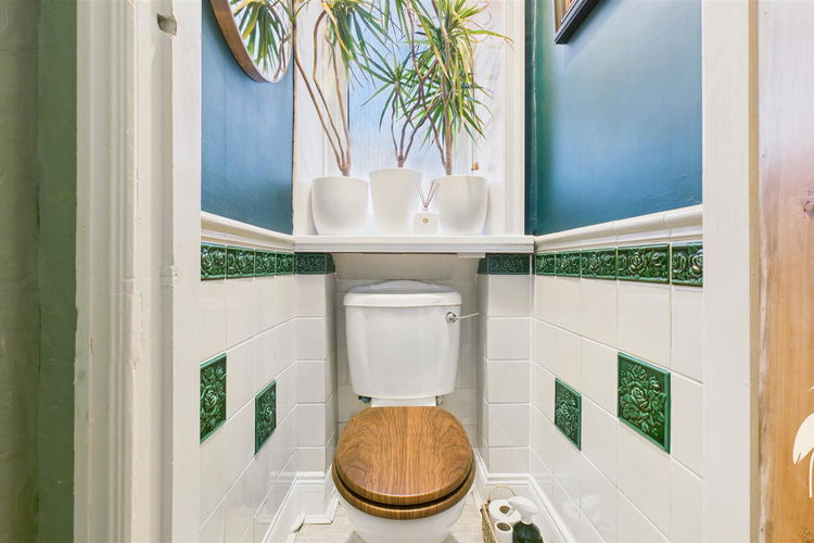 Separate WC - Picture 39 of 46