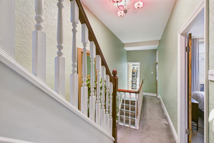 First Floor Landing - Picture 40 of 46