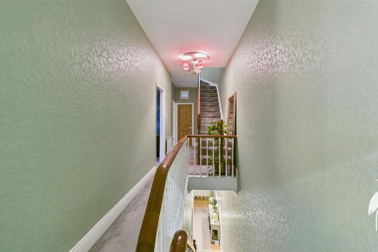 First Floor Landing - Picture 41 of 46