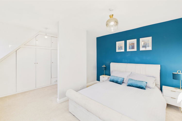 Principle Bedroom - Picture 15 of 29