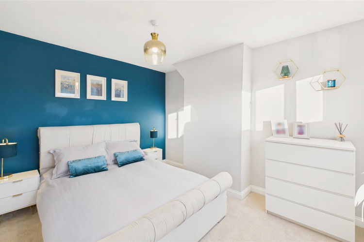 Principle Bedroom - Picture 17 of 29