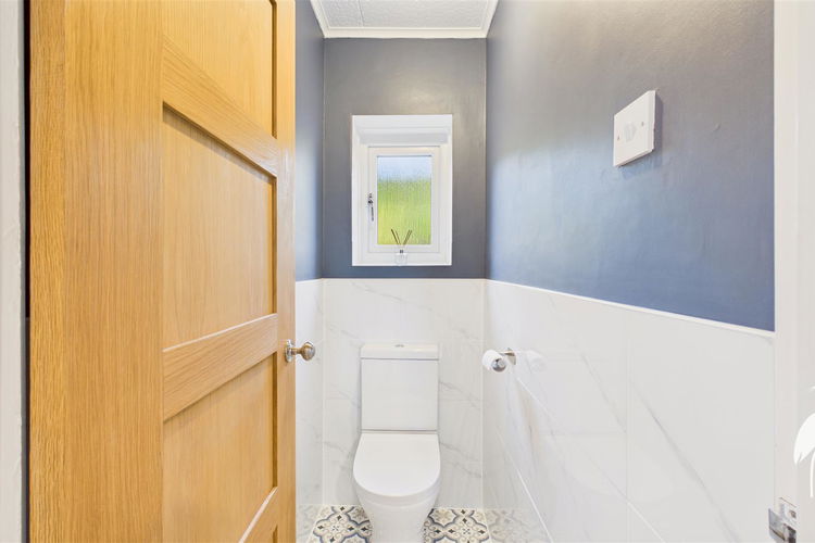 Separate WC - Picture 24 of 29