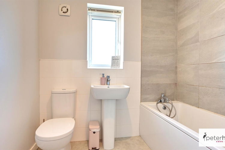 Bathroom - Picture 20 of 22
