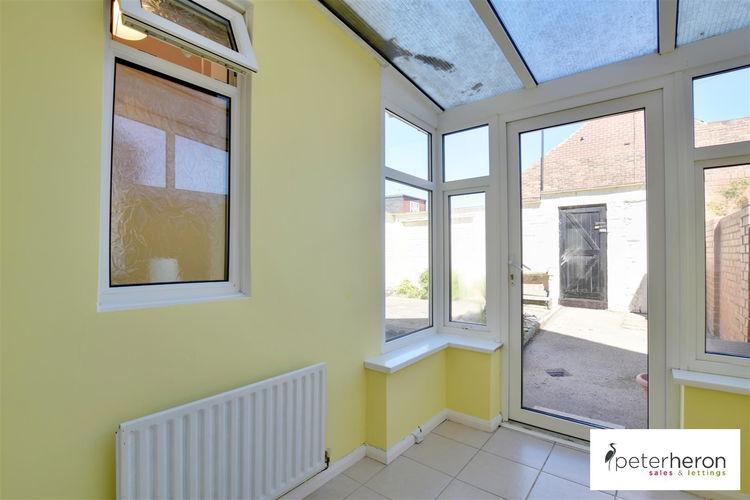 Sun Room - Picture 4 of 12