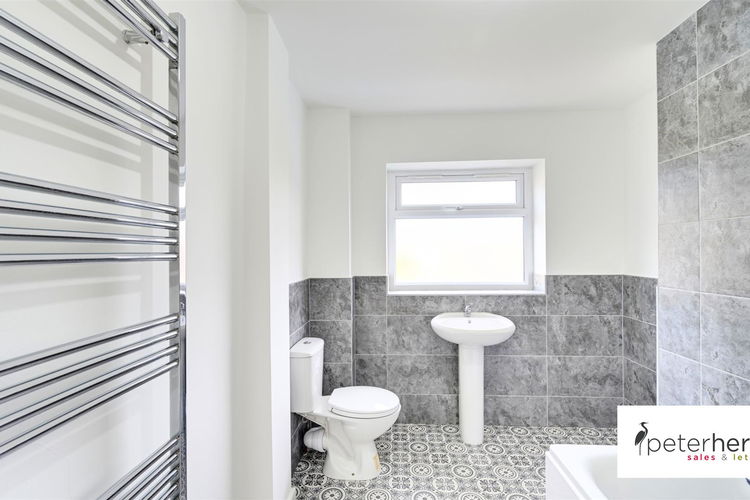 Bathroom - Picture 15 of 18