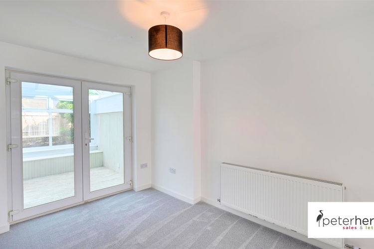 Dining Room - Picture 4 of 18