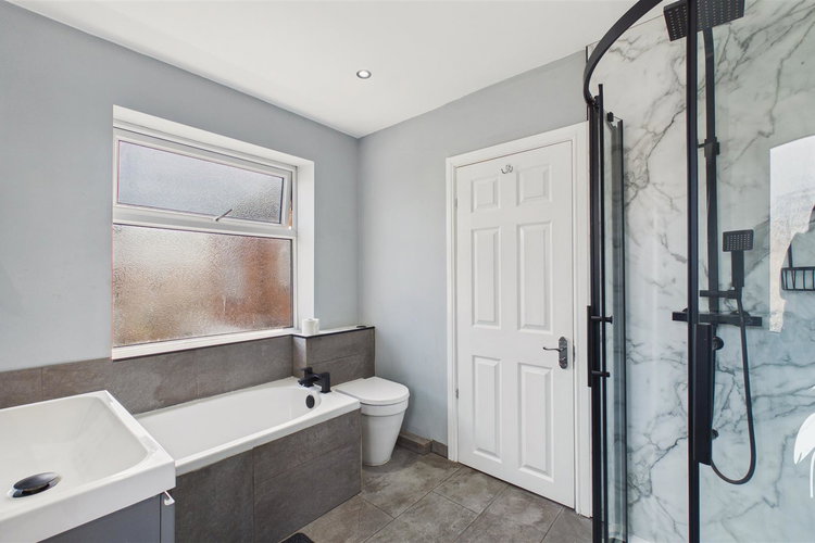 Bathroom - Picture 8 of 17