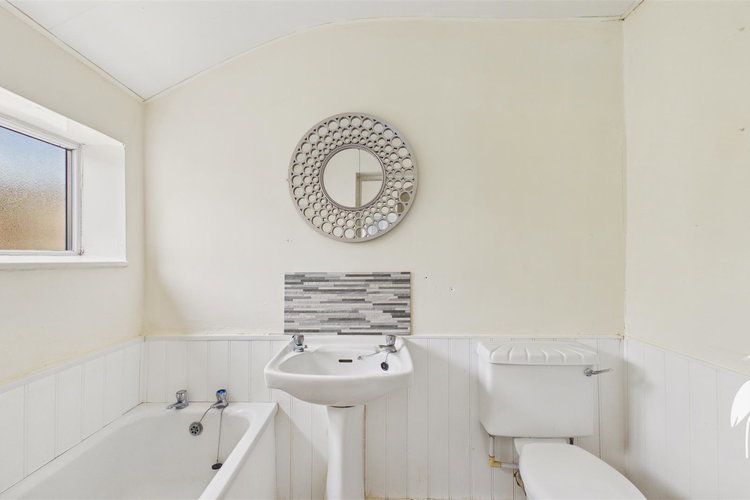 Bathroom - Picture 13 of 15