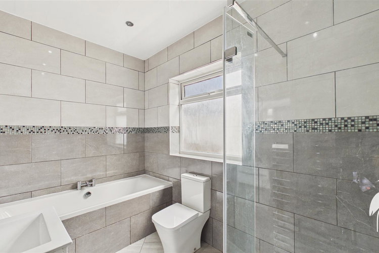 Bathroom - Picture 17 of 22