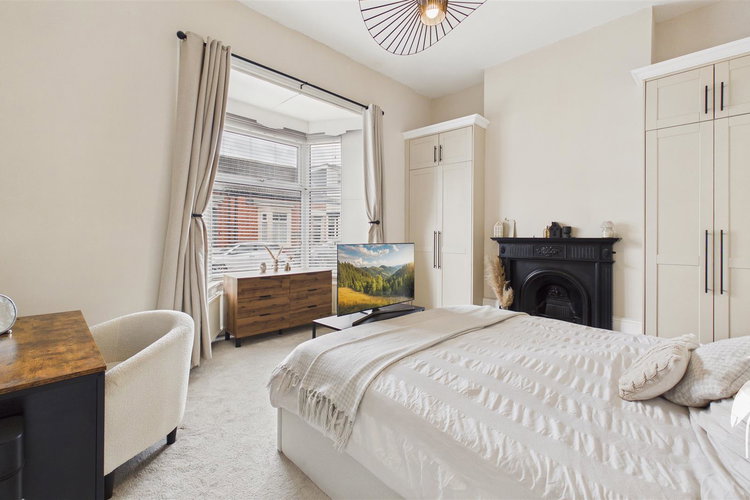 Bedroom 1 - Picture 13 of 22