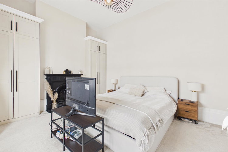 Bedroom 1 - Picture 15 of 22