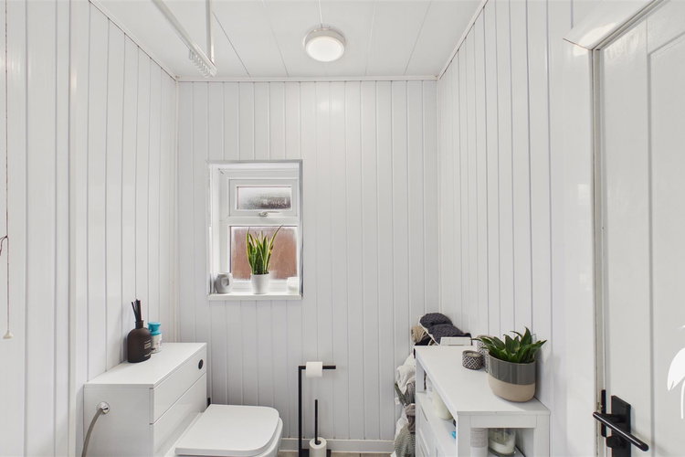 Bathroom - Picture 19 of 22