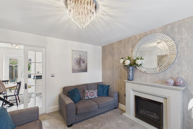 Lounge - Picture 3 of 23