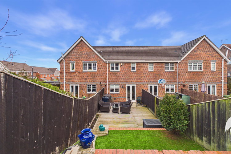 Outside - Picture 21 of 23