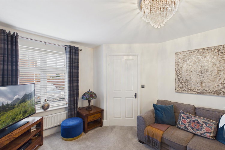 Lounge - Picture 4 of 23