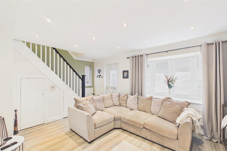 Lounge - Picture 3 of 23