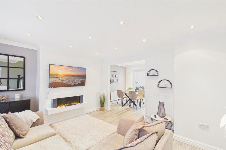 Lounge - Picture 4 of 23