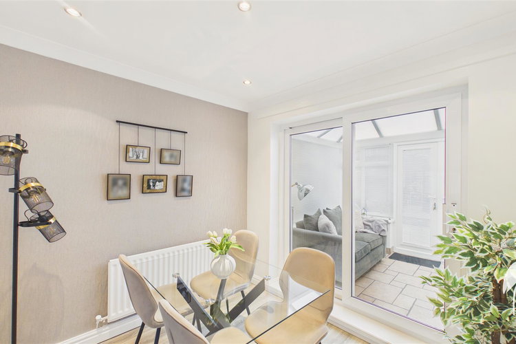 Dining Room - Picture 5 of 23