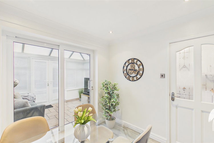 Dining Room - Picture 6 of 23