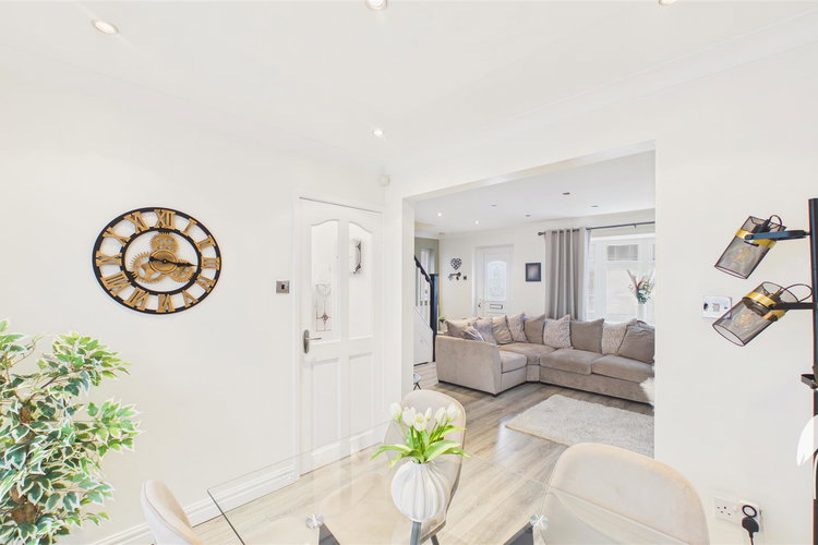 Dining Room - Picture 7 of 23