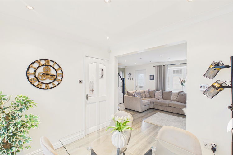 Dining Room - Picture 7 of 23