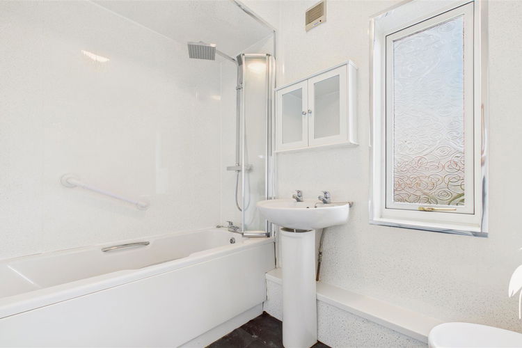 Bathroom - Picture 12 of 14