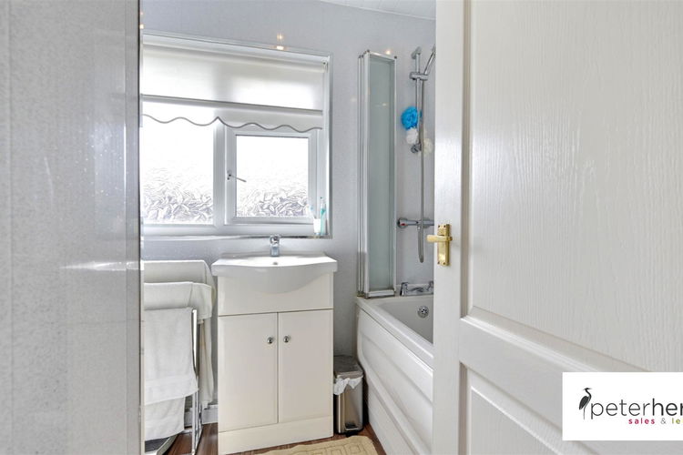 Bathroom - Picture 9 of 13