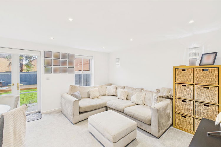 Lounge/Dining Room - Picture 2 of 21