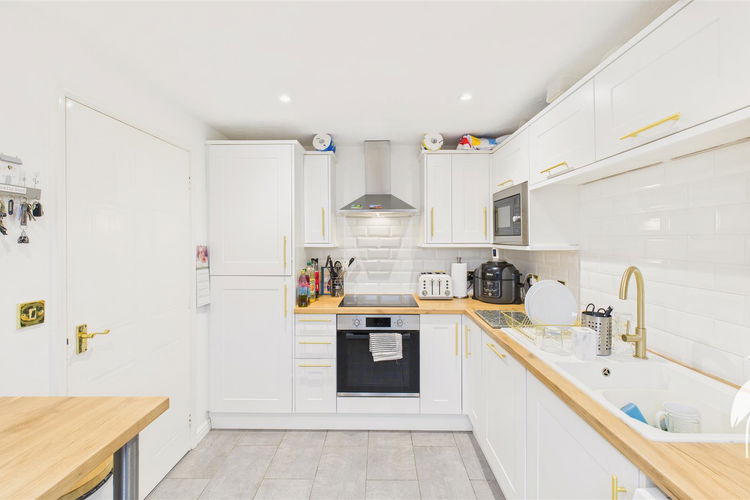 Lounge/Dining Room - Picture 6 of 21