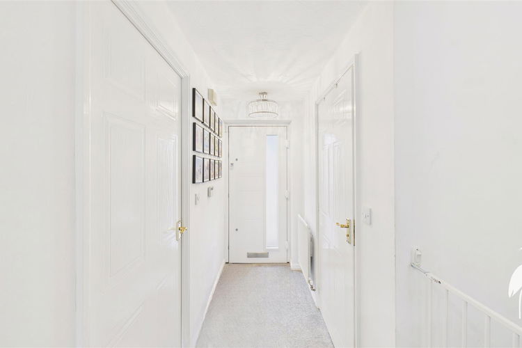 Entrance Hall - Picture 8 of 21