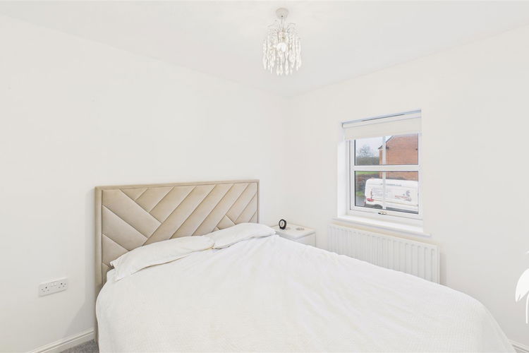 Bedroom 1 - Picture 9 of 21