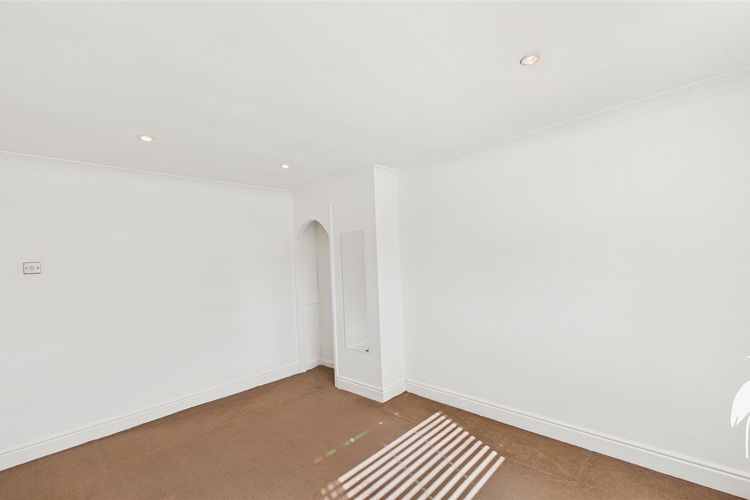 Bedroom 1 - Picture 11 of 20