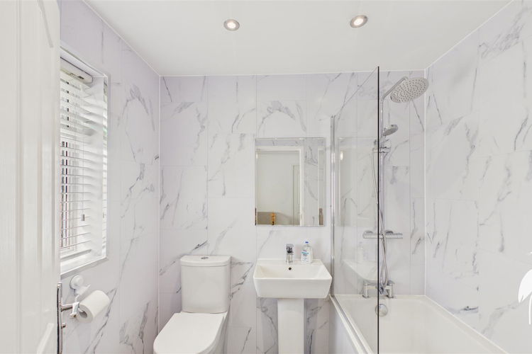 Bathroom - Picture 16 of 20