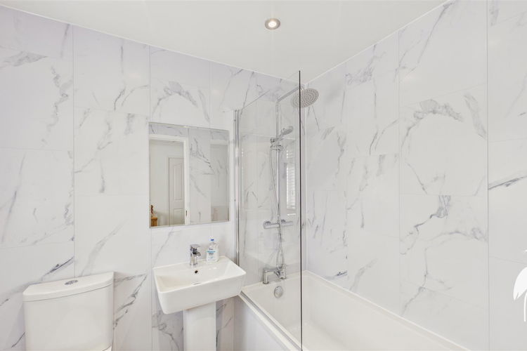 Bathroom - Picture 17 of 20