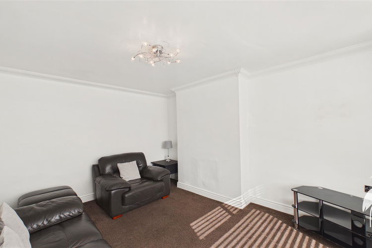 Lounge - Picture 4 of 20