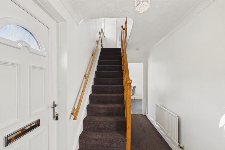 First Floor Landing - Picture 9 of 20