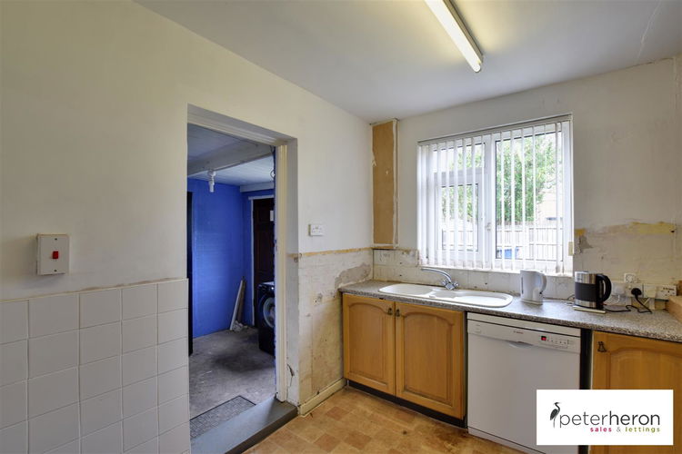 Kitchen - Picture 6 of 15