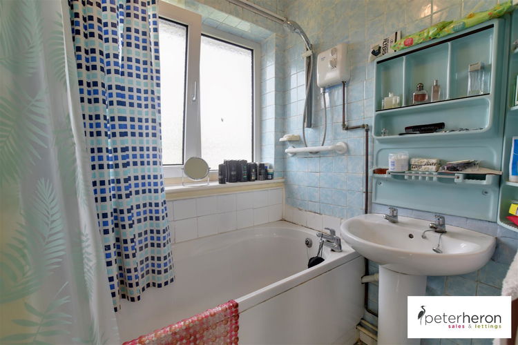 Bathroom - Picture 13 of 15