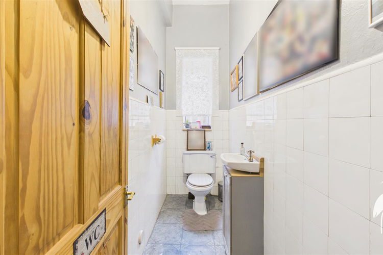 Separate WC - Picture 16 of 30