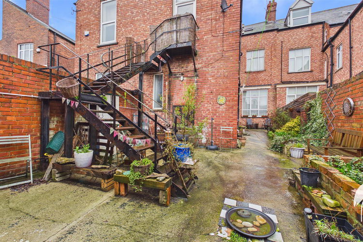 Outside - Picture 28 of 30