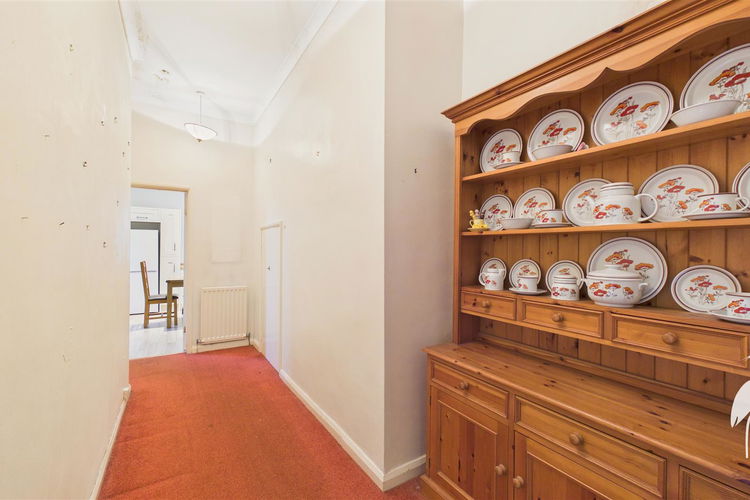 Inner Hall - Picture 7 of 30