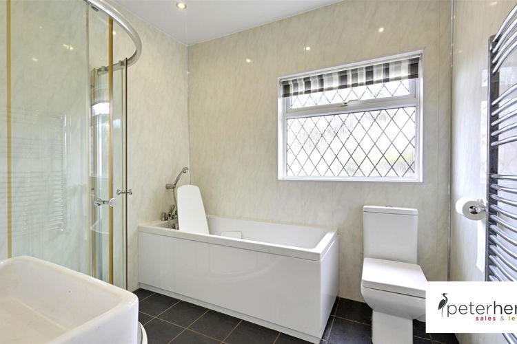 Bathroom - Picture 9 of 20